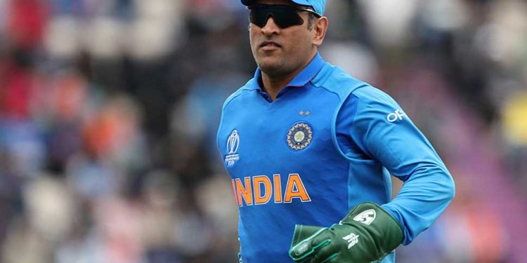 The ‘Balidaan Badge’ or the Army insignia was spotted on Dhoni's gloves.