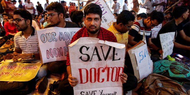 The doctors, who are protesting against the assault on two of their colleagues at NRS Medical College and Hospital, had on Friday sought unconditional apology from Banerjee.