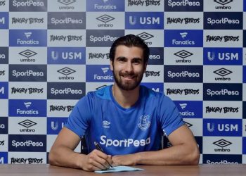 The 24-year-old Portuguese international makes a permanent move to Goodison Park after a loan spell there last season.