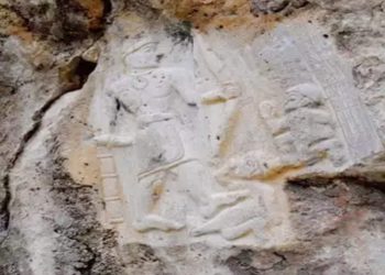The mural is etched into the Darband-i-Belula cliff, overlooks a narrow pass in Iraq's Horen Shekhan area.