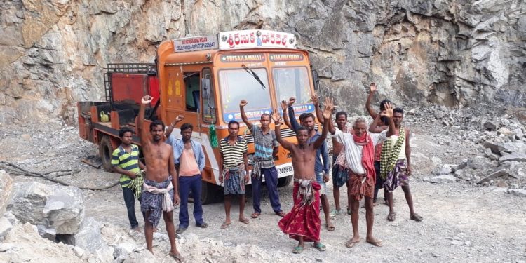 Locals stop illegal quarrying on Dankari Hill