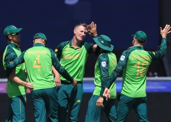 Bowler Chris Morris and his South African teammates celebrate after the dismissal of a Sri Lankan batsman, Friday