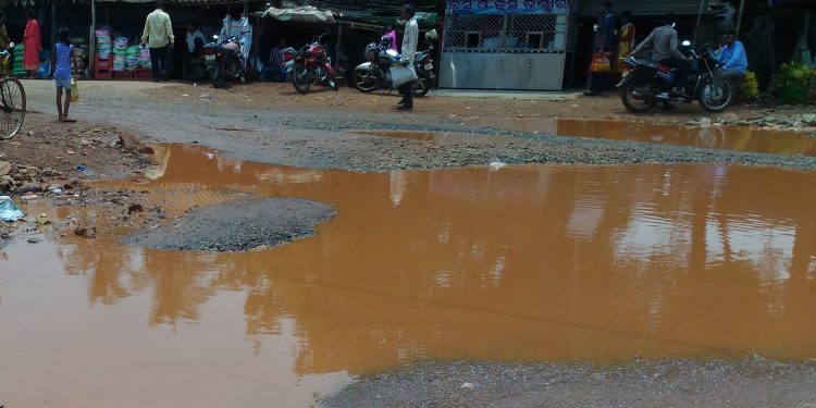 Villagers allege irregularities in Rs 13-cr road work