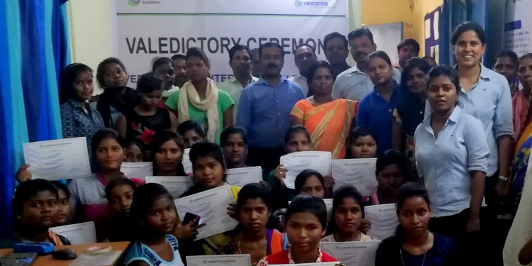 Vedanta gives away IT literacy certificates to 17