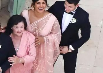 Apart from the newly-wed couple, it's Priyanka's look which has grabbed the attention of social media users.