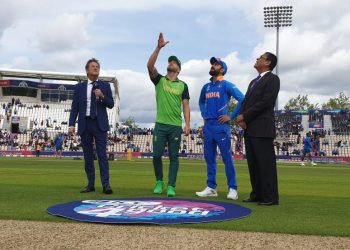 The two captains during toss.