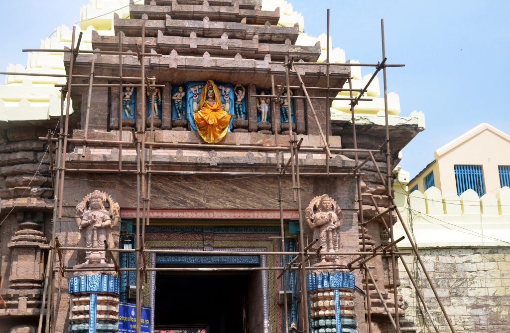 Puri Jagannath temple’s Lion Gate undergoes silver casing