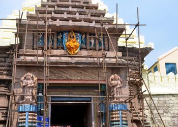 Puri Jagannath temple’s Lion Gate undergoes silver casing