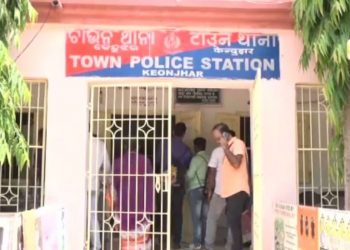 Seven ‘fake job’ racketeers held