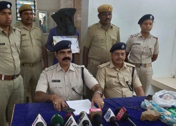 Main accused in murder case held