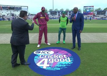 The two captains during toss.