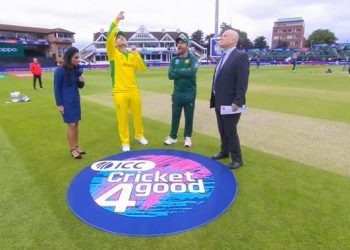 The two captains during the toss.