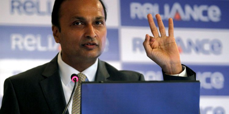 Anil Ambani, chairman of the Reliance Anil Dhirubhai Ambani Group, speaks during a news conference in Mumbai January 16, 2011. Ambani said on Sunday neither he nor his Reliance Infra and Reliance Natural Resources units had any current plans to buy companies but added they could do so through an open offer if needed. REUTERS/Danish Siddiqui (INDIA - Tags: BUSINESS) - RTXWMLZ