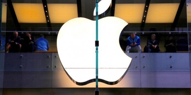 Apple may use Samsung displays in MacBooks, iPads