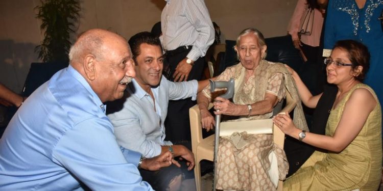 Salman hosted special screening of 'Bharat' for partition families