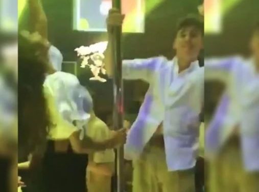 Suhana Khan sets dance floor on fire with her pole dance, video goes viral 