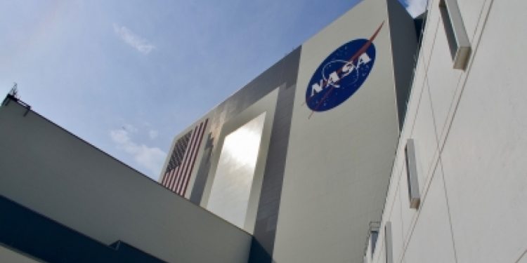 NASA picks new teams to study Moon, asteroids