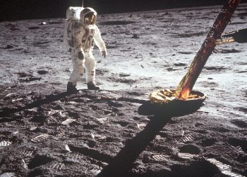 Google to mark 50th year of Apollo 11 mission with AR