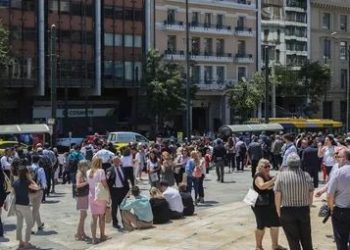 5.1-magnitude quake hits Athens, causing buildings collapse