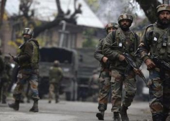 Acting on a tip-off about the presence of militants in Banday Mohalla in Bonbazar area of Shopian, security forces launched a cordon and search operation.