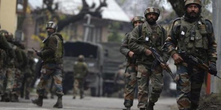 Acting on a tip-off about the presence of militants in Banday Mohalla in Bonbazar area of Shopian, security forces launched a cordon and search operation.
