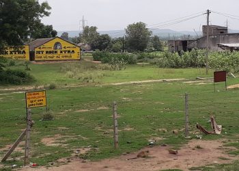 Govt land being grabbed in Jhumpura