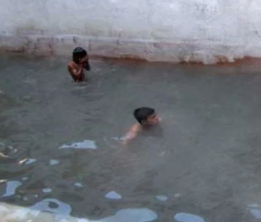 Mysterious pool whose water level rises when you clap