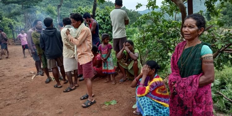 Maoists gun down 2 'police informers’