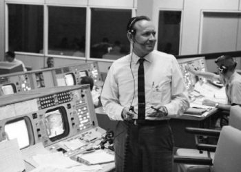 Man who created NASA's Mission Control dead