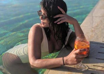 Steaming photos of Priyanka Chopra clicked by hubby Nick; See pics