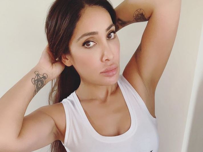 Big Boss' star Sofia Hayat making hearts race on social media; See ...