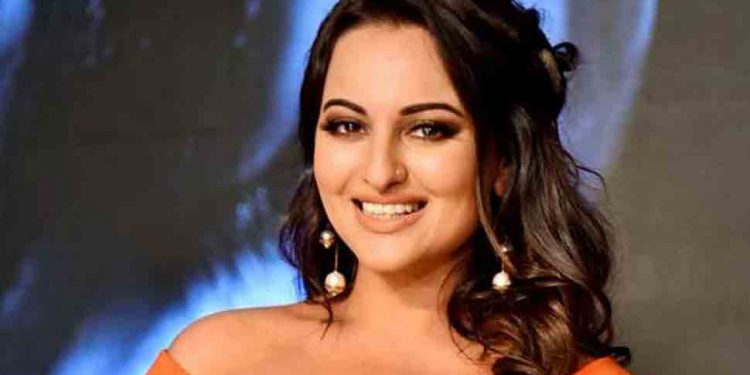 As per latest sources, the Moradabad police paid a visit to Sonakshi’s house, Thursday.