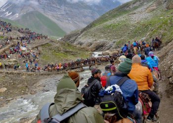 Amarnath Yatra suspended from Jammu to Srinagar