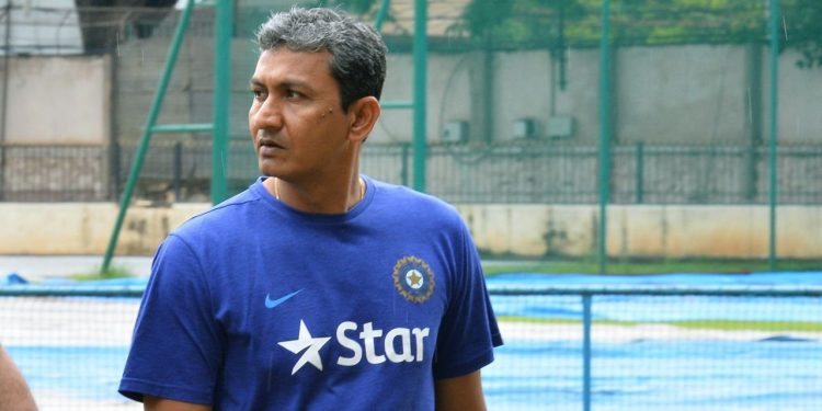 Sanjay Bangar might find it difficult to retain his position when the national selectors pick the support staff for the Indian team.