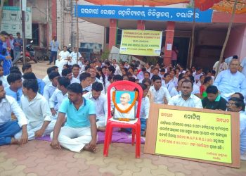 Healthcare hit in Bolangir as paramedics join stir