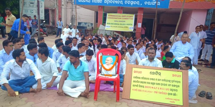 Healthcare hit in Bolangir as paramedics join stir