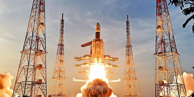 Film fraternity congratulate ISRO