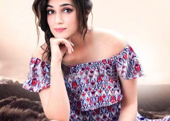 Wishes pour in for Kriti Sanon on her 29th birthday