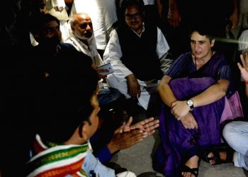 Priyanka Gandhi remains under detention in UP