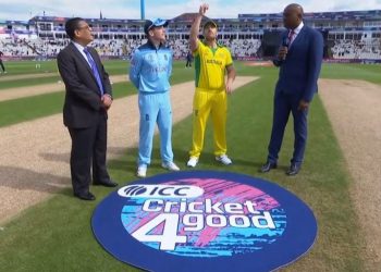The two captains during toss.
