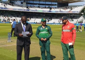 The two captains during the toss.