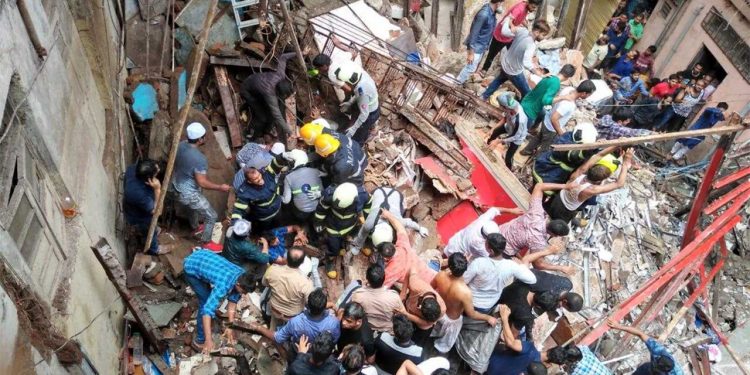 2 killed in Maharashtra building collapse