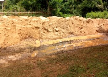 Illegal sand mining from Genguti river in Bhadrak