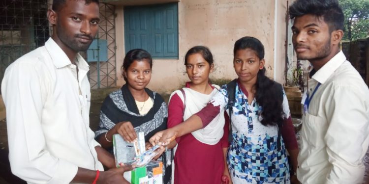 Balasore girls send rakhis to jawans