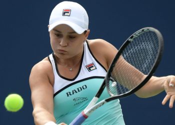 Ashleigh Barty in action against Maria Sharapova