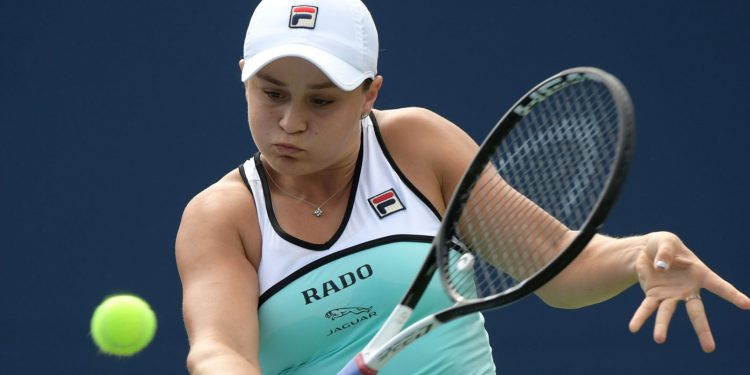 Ashleigh Barty in action against Maria Sharapova