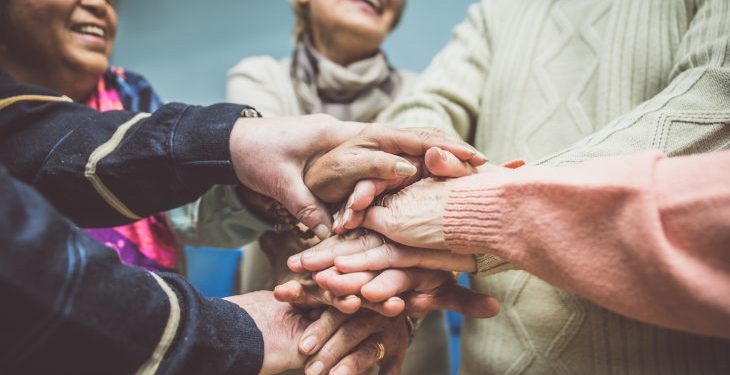 Being socially active linked to lower dementia risk