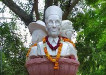 Busts of Savarkar, others removed from Delhi University campus. Pic - Kainat Sarfaraz/Twitter