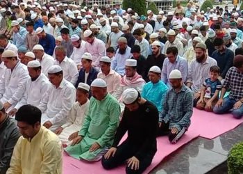 Eid prayers were not allowed in most of the mosques in Srinagar where curfew-like curbs were re-imposed Sunday amid fear of violence.