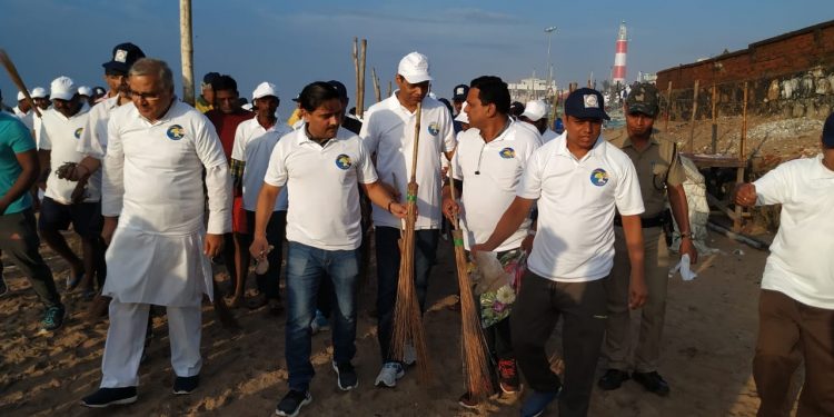 Gopalpur collector cleans beach